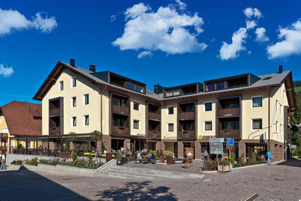 Ariston Dolomiti Residence Dobbiaco Bagian luar foto