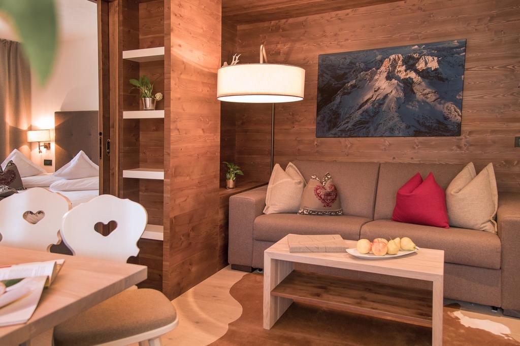 Ariston Dolomiti Residence Dobbiaco Bagian luar foto