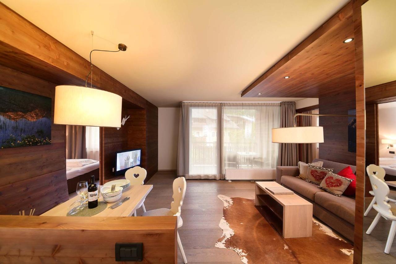 Ariston Dolomiti Residence Dobbiaco Bagian luar foto