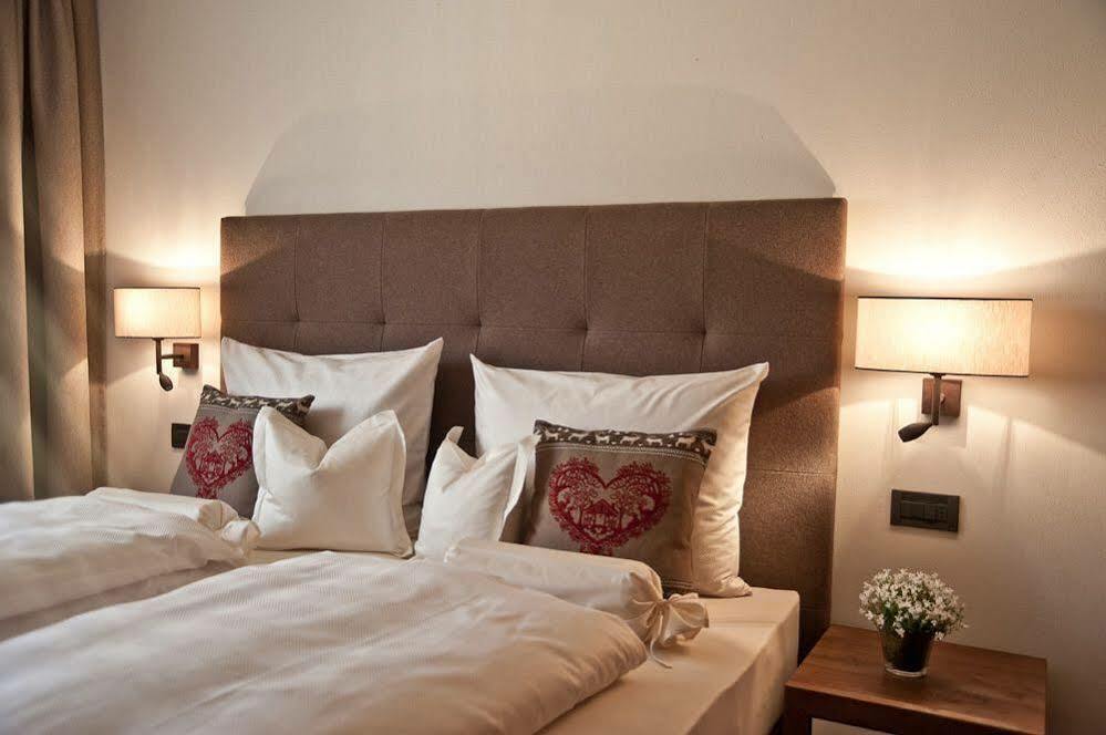 Ariston Dolomiti Residence Dobbiaco Bagian luar foto